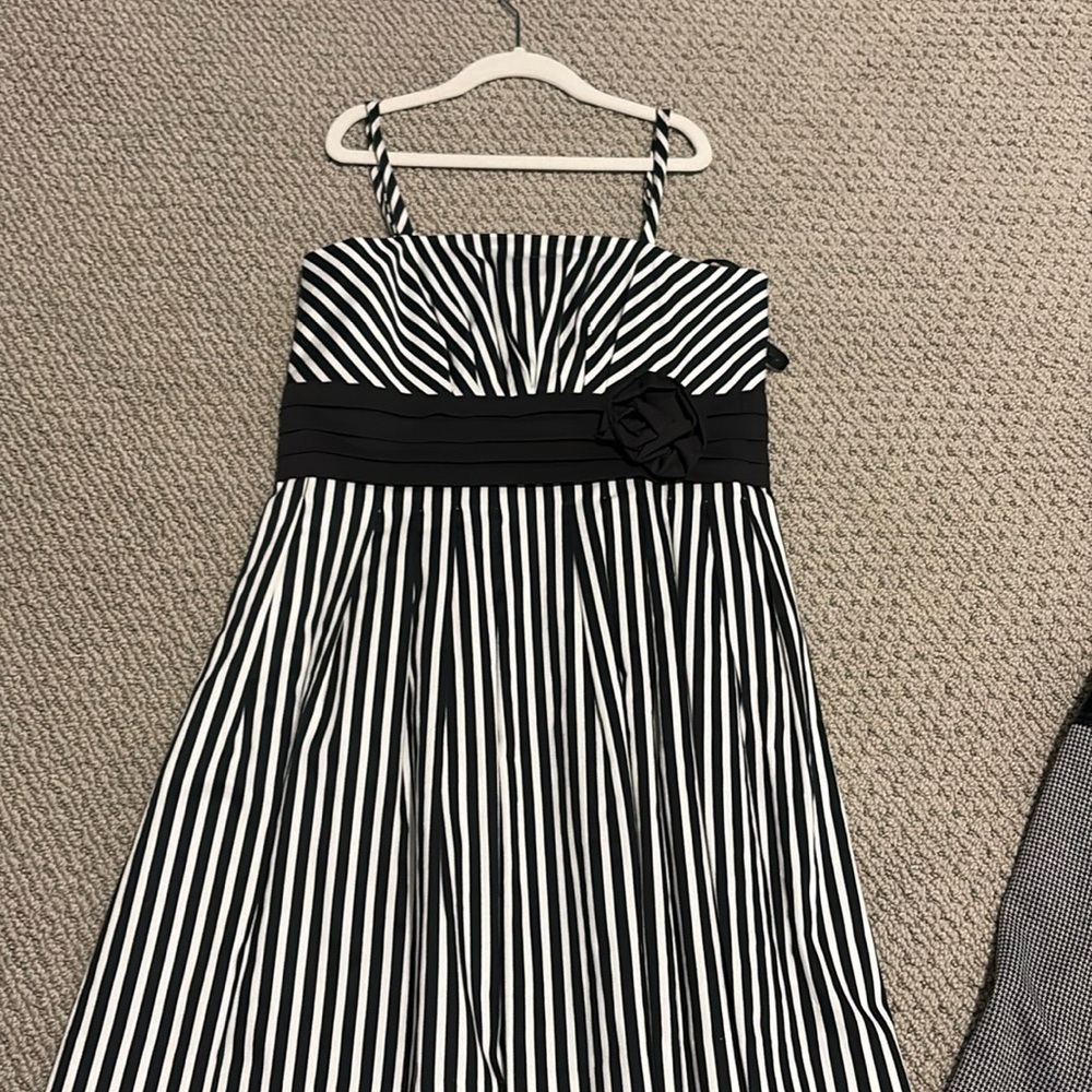 Brand new black and white dress fits true to size